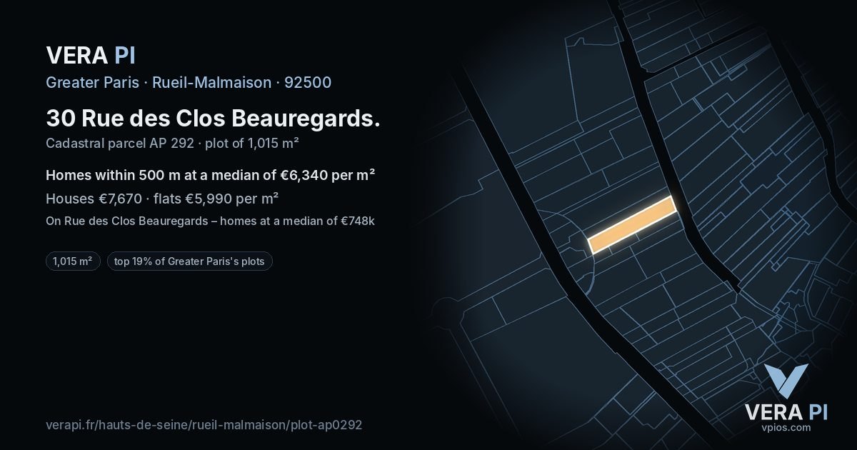 30 Rue des Clos Beauregards, Rueil-Malmaison at night – the plot lit, the parcels around coloured by the prices near them