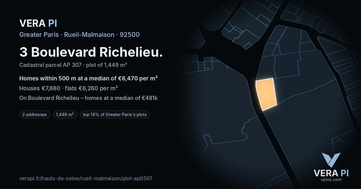 3 Boulevard Richelieu, Rueil-Malmaison at night – the plot lit, the parcels around coloured by the prices near them