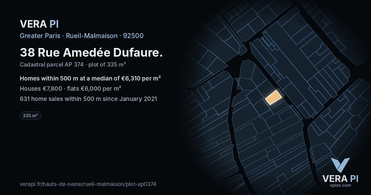 38 Rue Amedée Dufaure, Rueil-Malmaison at night – the plot lit, the parcels around coloured by the prices near them