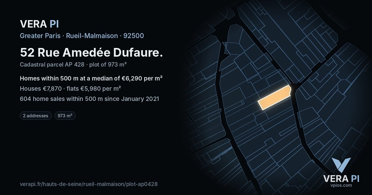 52 Rue Amedée Dufaure, Rueil-Malmaison at night – the plot lit, the parcels around coloured by the prices near them