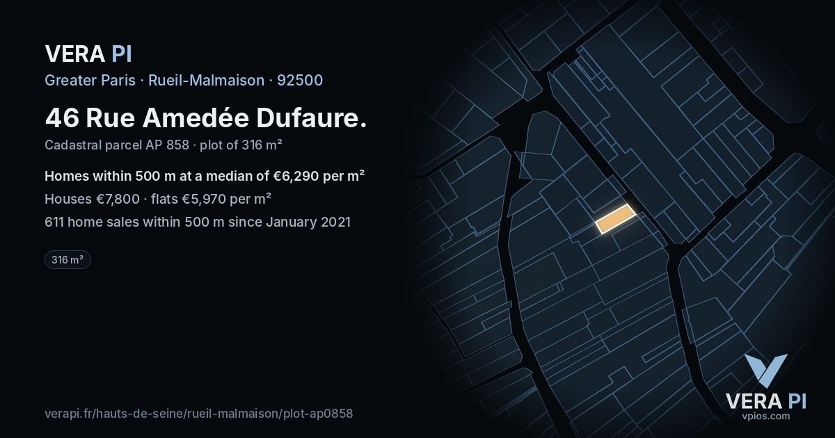 46 Rue Amedée Dufaure, Rueil-Malmaison at night – the plot lit, the parcels around coloured by the prices near them