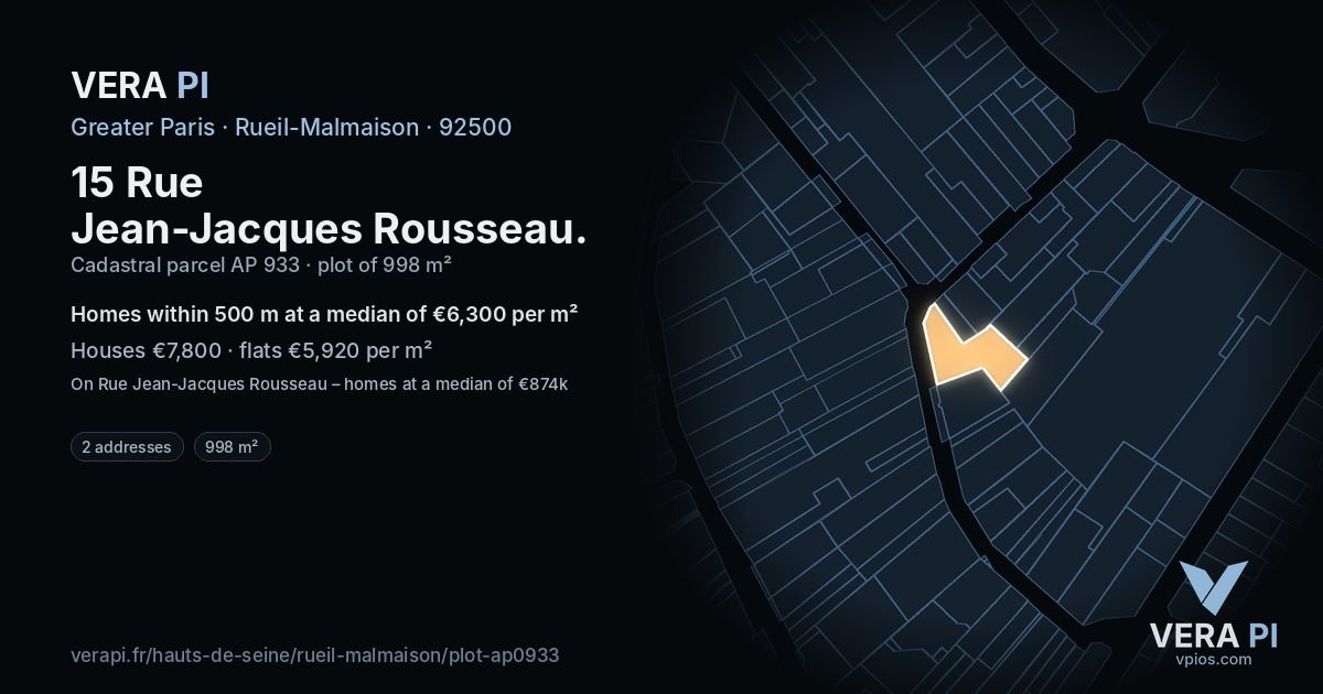 15 Rue Jean-Jacques Rousseau, Rueil-Malmaison at night – the plot lit, the parcels around coloured by the prices near them
