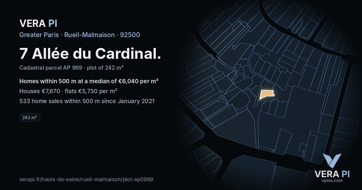 7 Allée du Cardinal, Rueil-Malmaison at night – the plot lit, the parcels around coloured by the prices near them