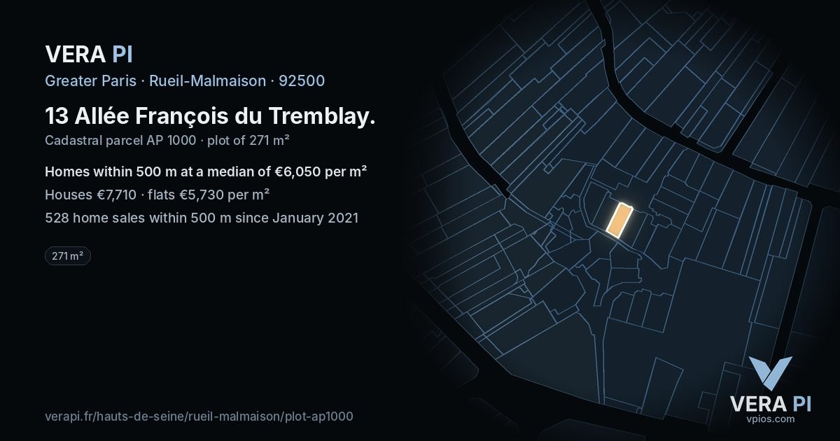 13 Allée François du Tremblay, Rueil-Malmaison at night – the plot lit, the parcels around coloured by the prices near them