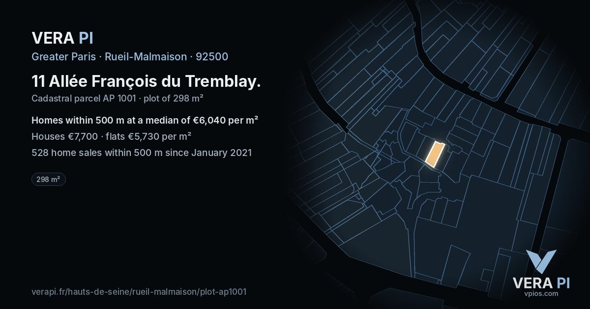 11 Allée François du Tremblay, Rueil-Malmaison at night – the plot lit, the parcels around coloured by the prices near them