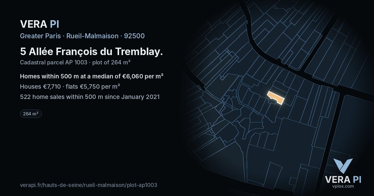 5 Allée François du Tremblay, Rueil-Malmaison at night – the plot lit, the parcels around coloured by the prices near them