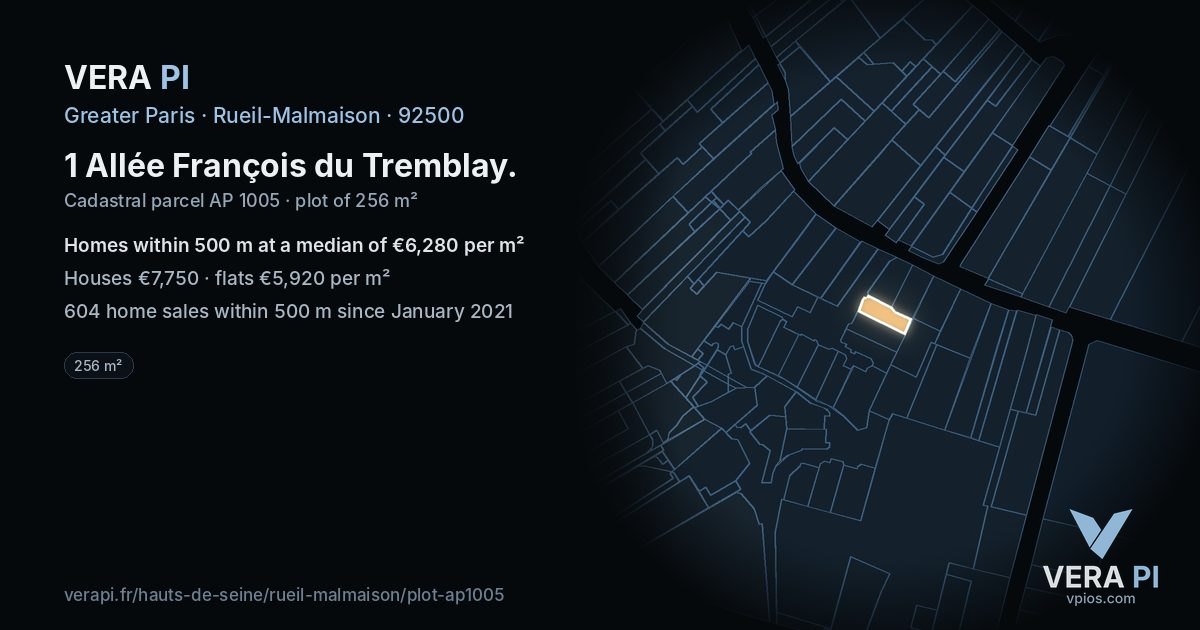 1 Allée François du Tremblay, Rueil-Malmaison at night – the plot lit, the parcels around coloured by the prices near them