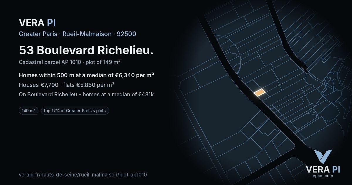 53 Boulevard Richelieu, Rueil-Malmaison at night – the plot lit, the parcels around coloured by the prices near them