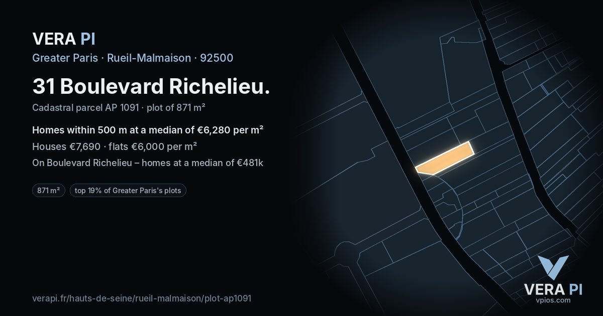 31 Boulevard Richelieu, Rueil-Malmaison at night – the plot lit, the parcels around coloured by the prices near them