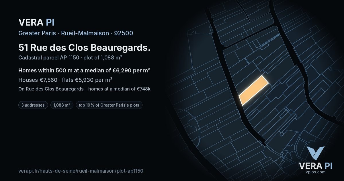 51 Rue des Clos Beauregards, Rueil-Malmaison at night – the plot lit, the parcels around coloured by the prices near them