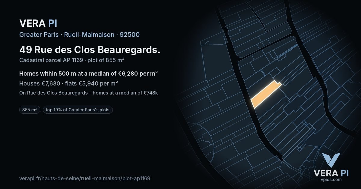 49 Rue des Clos Beauregards, Rueil-Malmaison at night – the plot lit, the parcels around coloured by the prices near them
