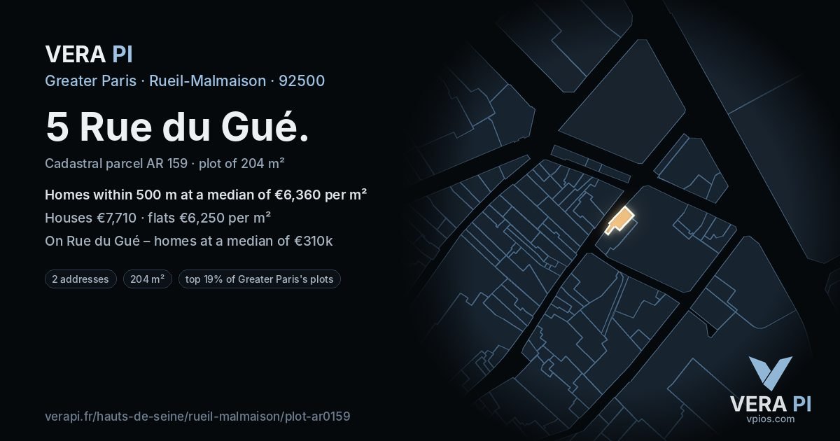 5 Rue du Gué, Rueil-Malmaison at night – the plot lit, the parcels around coloured by the prices near them