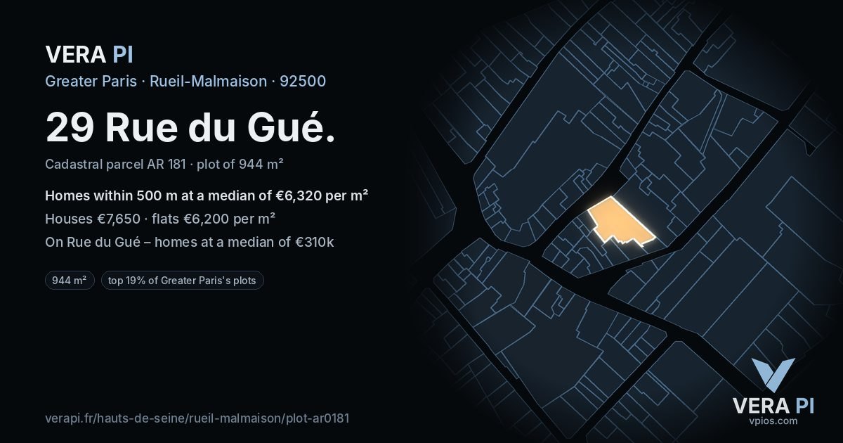 29 Rue du Gué, Rueil-Malmaison at night – the plot lit, the parcels around coloured by the prices near them