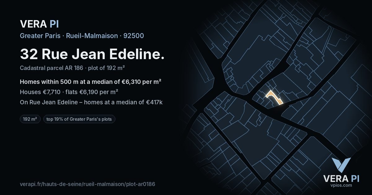 32 Rue Jean Edeline, Rueil-Malmaison at night – the plot lit, the parcels around coloured by the prices near them