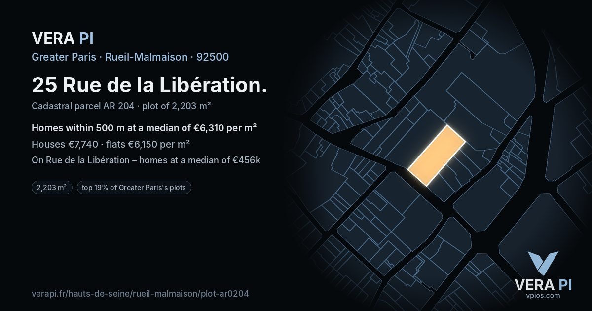 25 Rue de la Libération, Rueil-Malmaison at night – the plot lit, the parcels around coloured by the prices near them