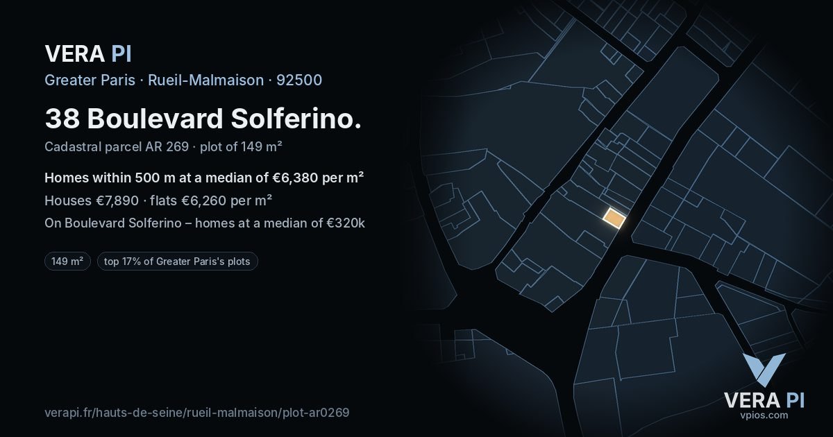 38 Boulevard Solferino, Rueil-Malmaison at night – the plot lit, the parcels around coloured by the prices near them