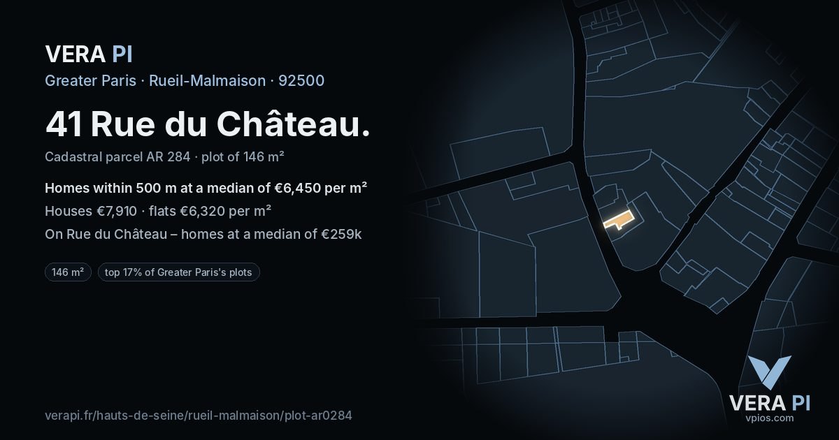 41 Rue du Château, Rueil-Malmaison at night – the plot lit, the parcels around coloured by the prices near them