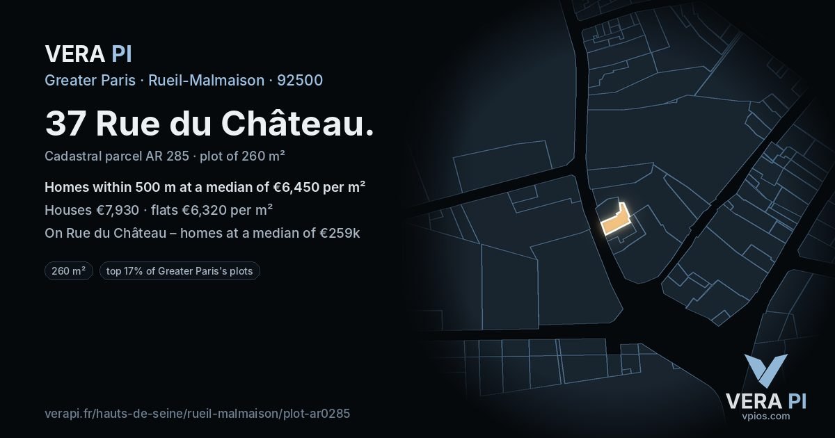 37 Rue du Château, Rueil-Malmaison at night – the plot lit, the parcels around coloured by the prices near them