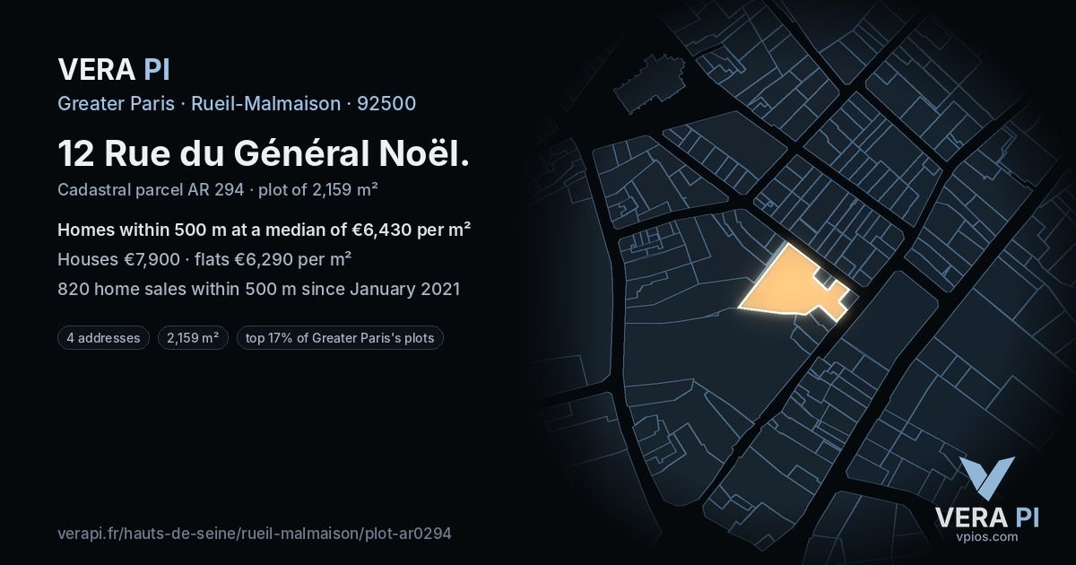 12 Rue du Général Noël, Rueil-Malmaison at night – the plot lit, the parcels around coloured by the prices near them