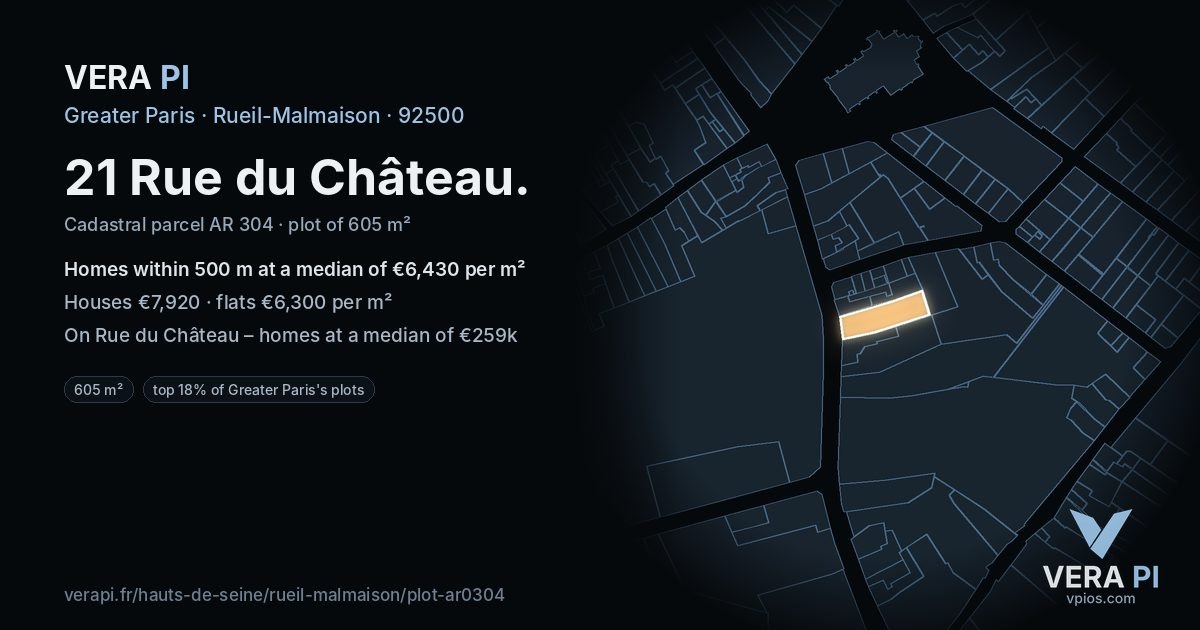 21 Rue du Château, Rueil-Malmaison at night – the plot lit, the parcels around coloured by the prices near them