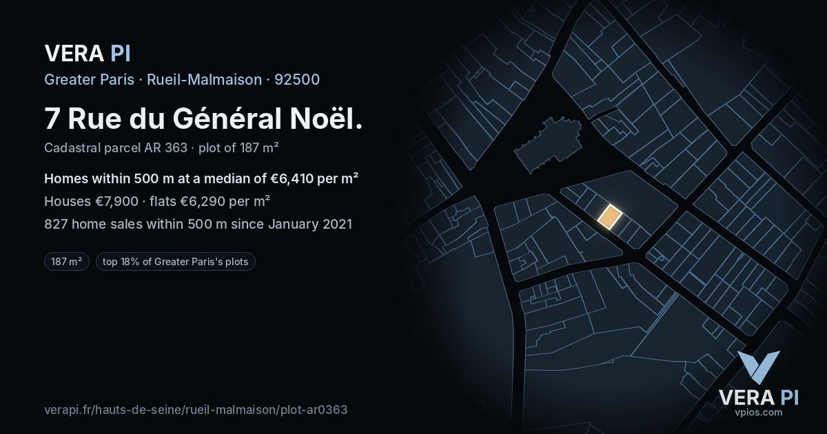 7 Rue du Général Noël, Rueil-Malmaison at night – the plot lit, the parcels around coloured by the prices near them