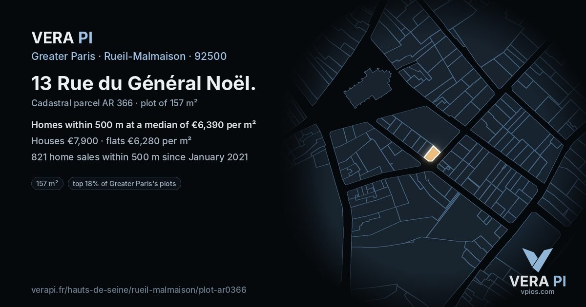 13 Rue du Général Noël, Rueil-Malmaison at night – the plot lit, the parcels around coloured by the prices near them