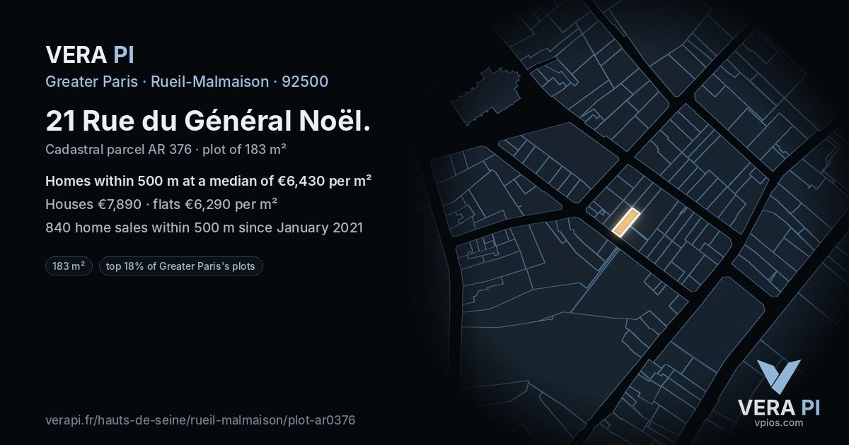 21 Rue du Général Noël, Rueil-Malmaison at night – the plot lit, the parcels around coloured by the prices near them
