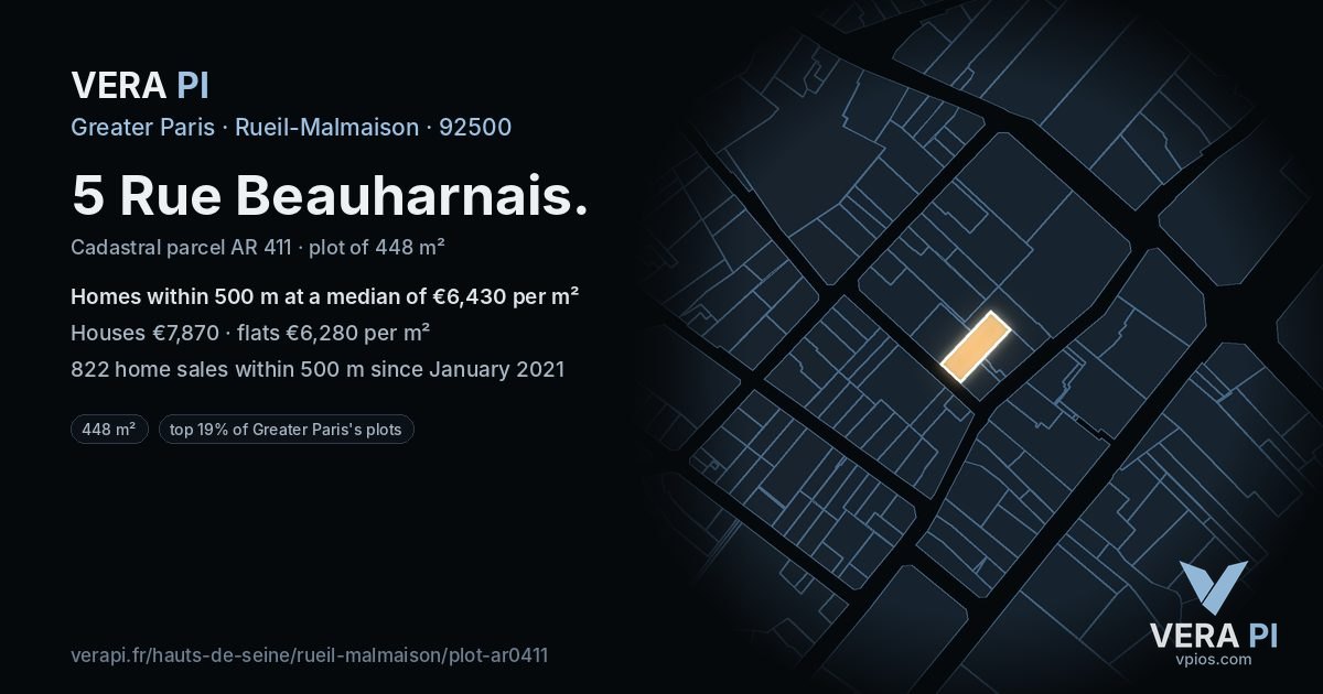 5 Rue Beauharnais, Rueil-Malmaison at night – the plot lit, the parcels around coloured by the prices near them