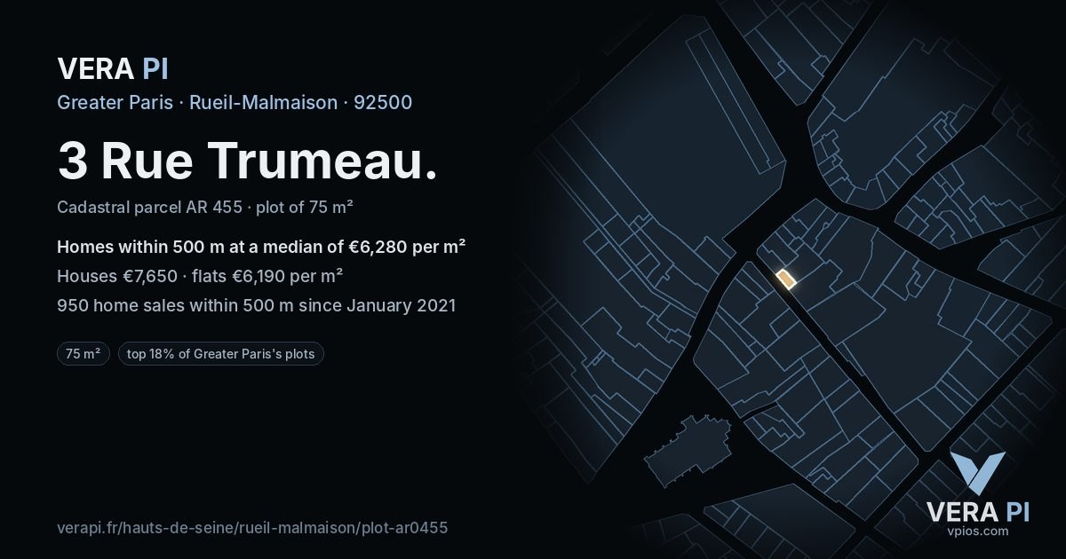 3 Rue Trumeau, Rueil-Malmaison at night – the plot lit, the parcels around coloured by the prices near them