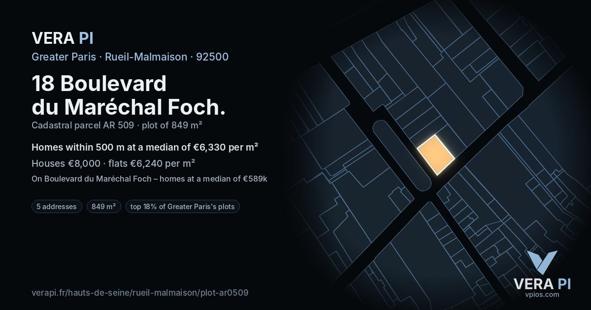 18 Boulevard du Maréchal Foch, Rueil-Malmaison at night – the plot lit, the parcels around coloured by the prices near them