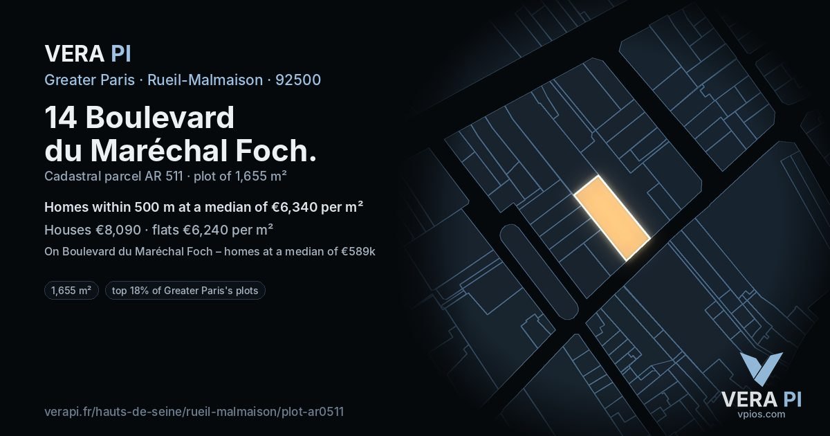14 Boulevard du Maréchal Foch, Rueil-Malmaison at night – the plot lit, the parcels around coloured by the prices near them