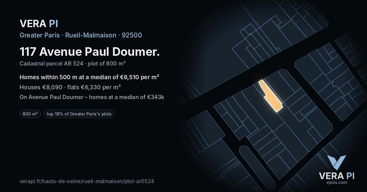117 Avenue Paul Doumer, Rueil-Malmaison at night – the plot lit, the parcels around coloured by the prices near them