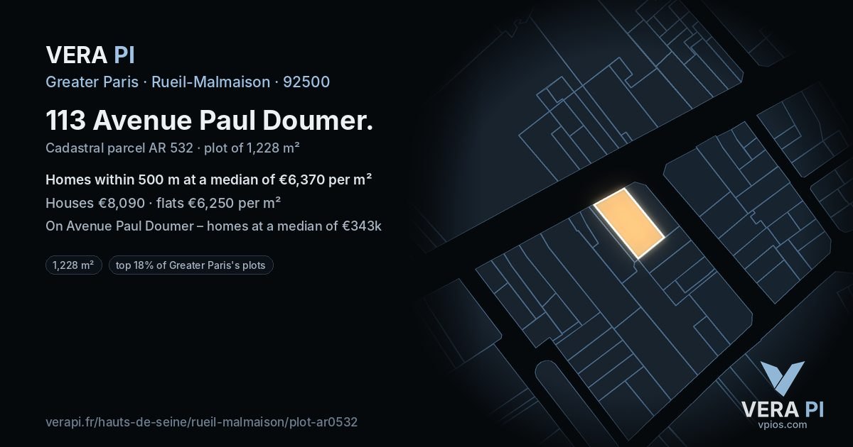 113 Avenue Paul Doumer, Rueil-Malmaison at night – the plot lit, the parcels around coloured by the prices near them