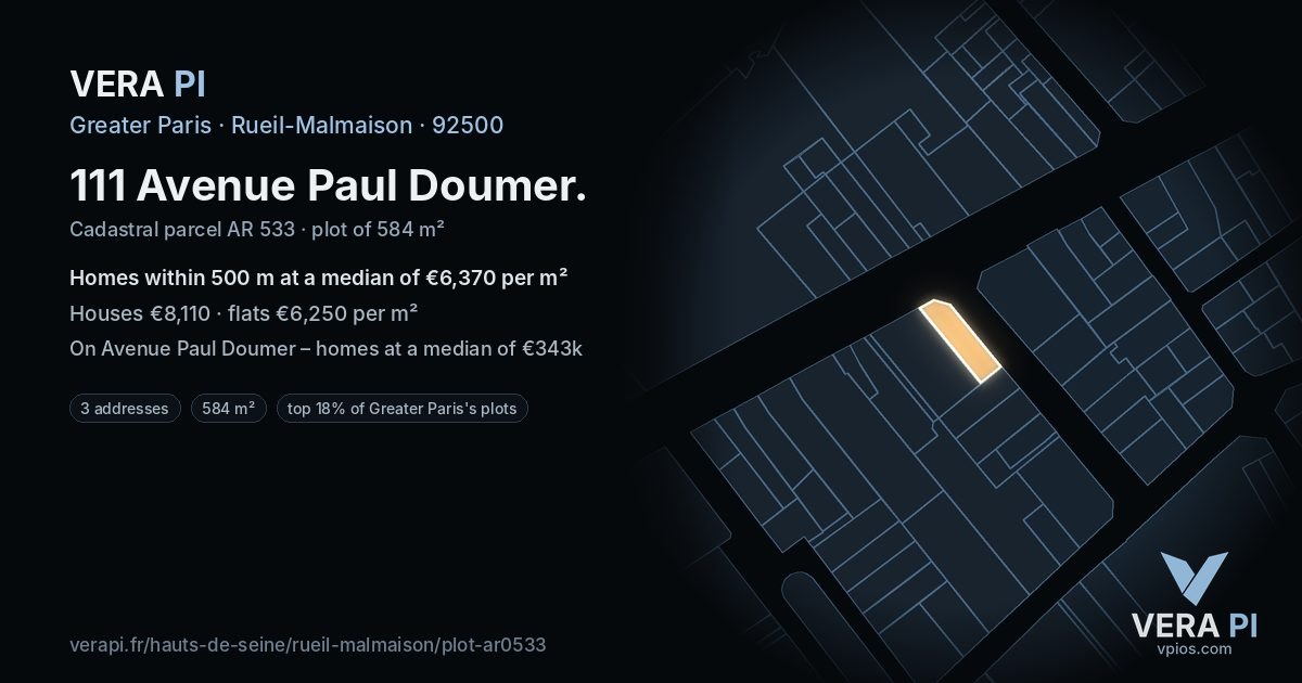 111 Avenue Paul Doumer, Rueil-Malmaison at night – the plot lit, the parcels around coloured by the prices near them