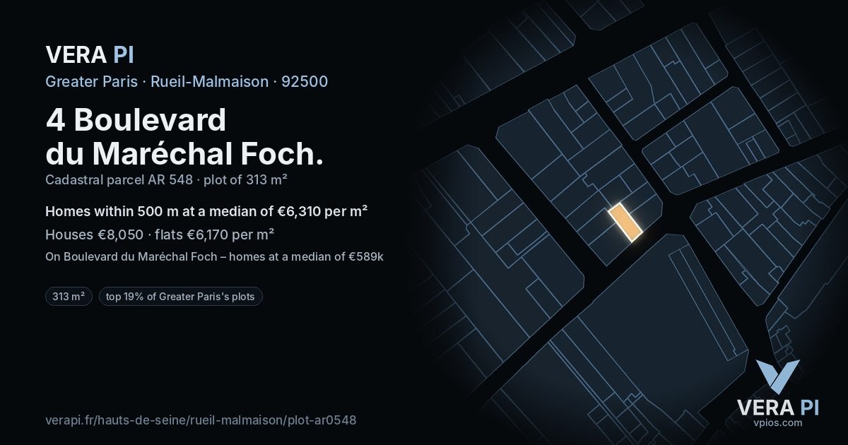 4 Boulevard du Maréchal Foch, Rueil-Malmaison at night – the plot lit, the parcels around coloured by the prices near them