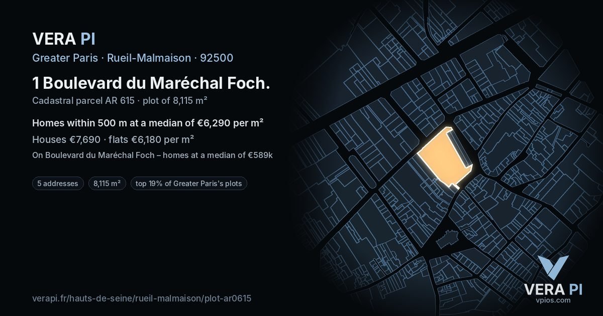 1 Boulevard du Maréchal Foch, Rueil-Malmaison at night – the plot lit, the parcels around coloured by the prices near them