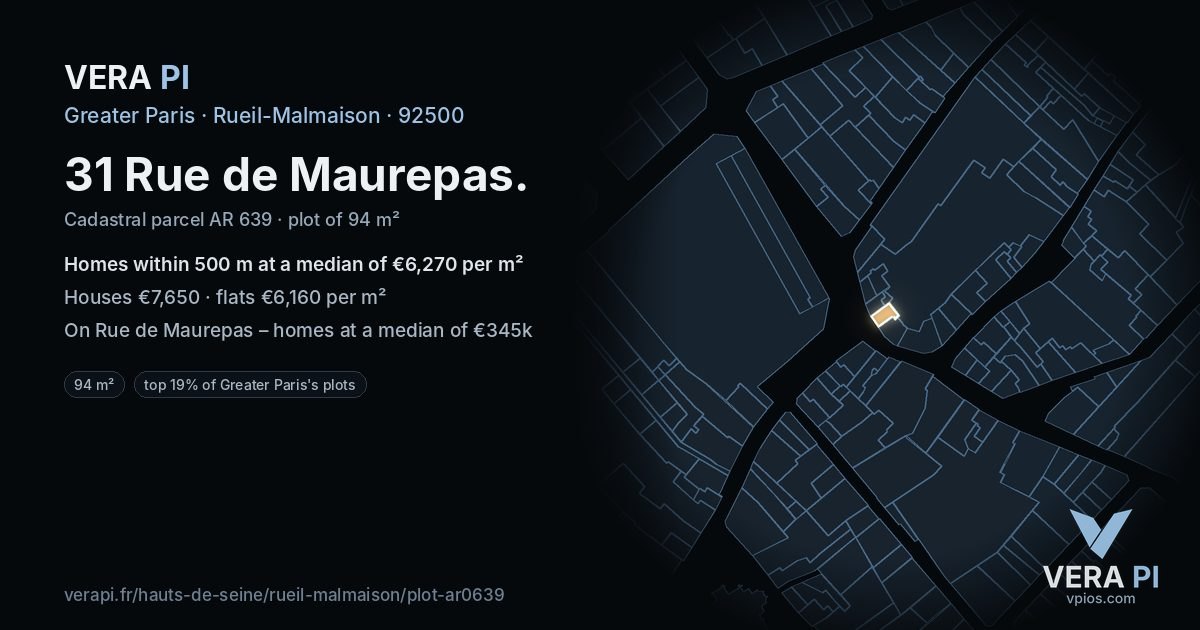 31 Rue de Maurepas, Rueil-Malmaison at night – the plot lit, the parcels around coloured by the prices near them