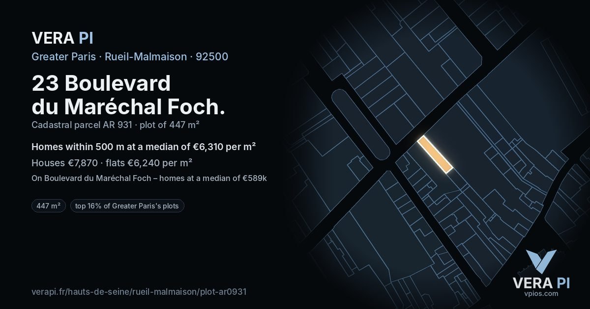 23 Boulevard du Maréchal Foch, Rueil-Malmaison at night – the plot lit, the parcels around coloured by the prices near them