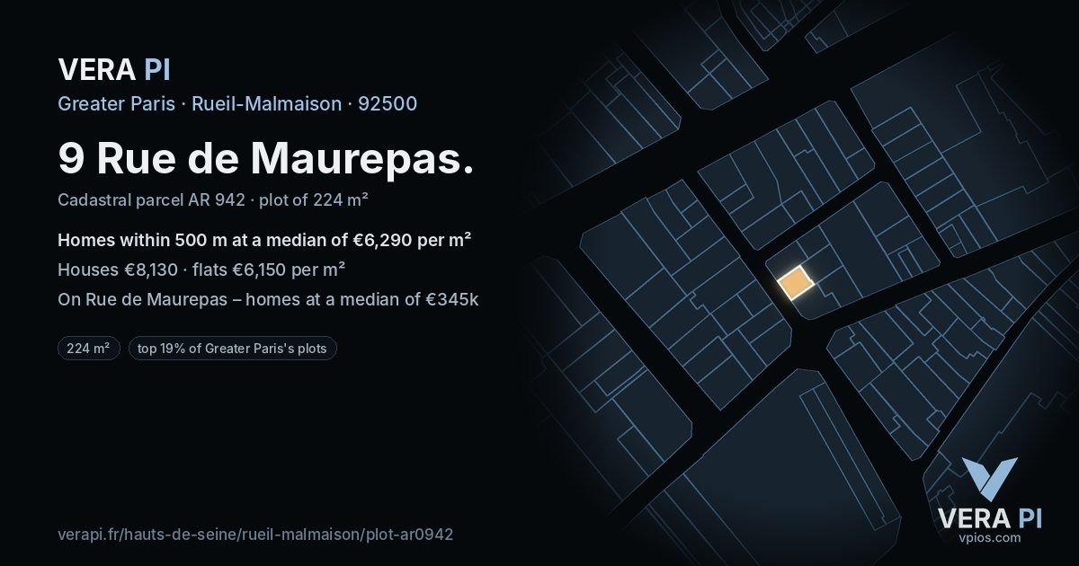 9 Rue de Maurepas, Rueil-Malmaison at night – the plot lit, the parcels around coloured by the prices near them