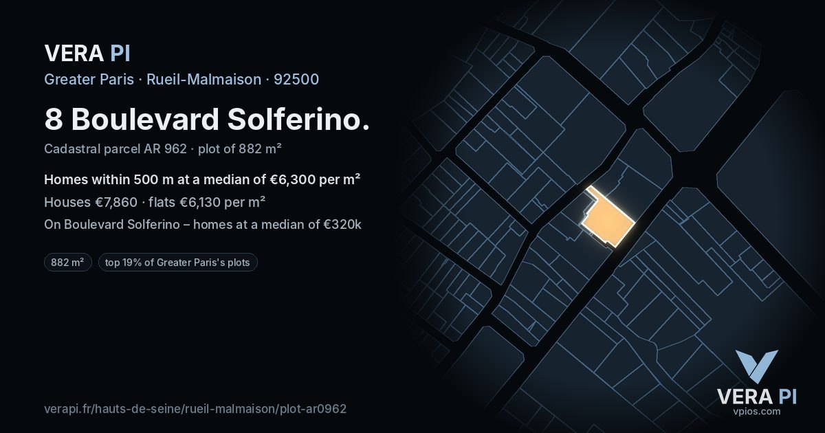8 Boulevard Solferino, Rueil-Malmaison at night – the plot lit, the parcels around coloured by the prices near them