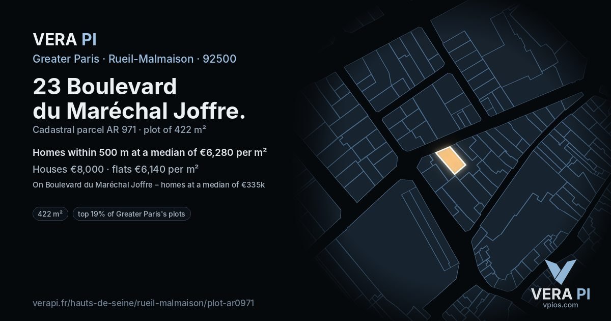 23 Boulevard du Maréchal Joffre, Rueil-Malmaison at night – the plot lit, the parcels around coloured by the prices near them
