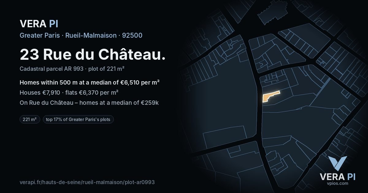 23 Rue du Château, Rueil-Malmaison at night – the plot lit, the parcels around coloured by the prices near them