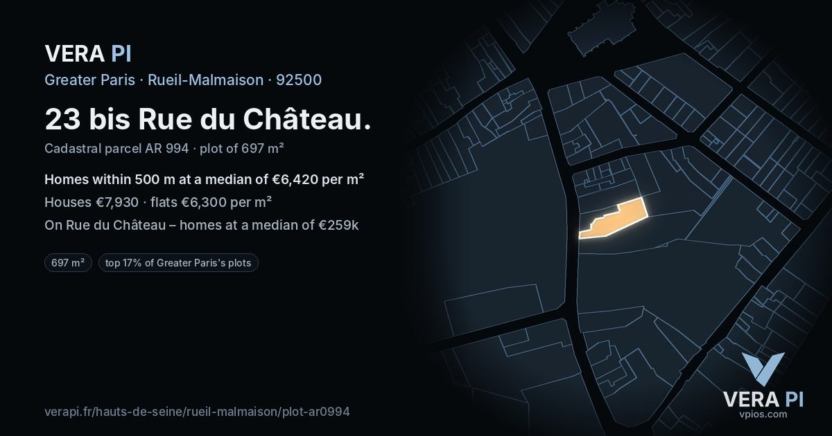 23 bis Rue du Château, Rueil-Malmaison at night – the plot lit, the parcels around coloured by the prices near them