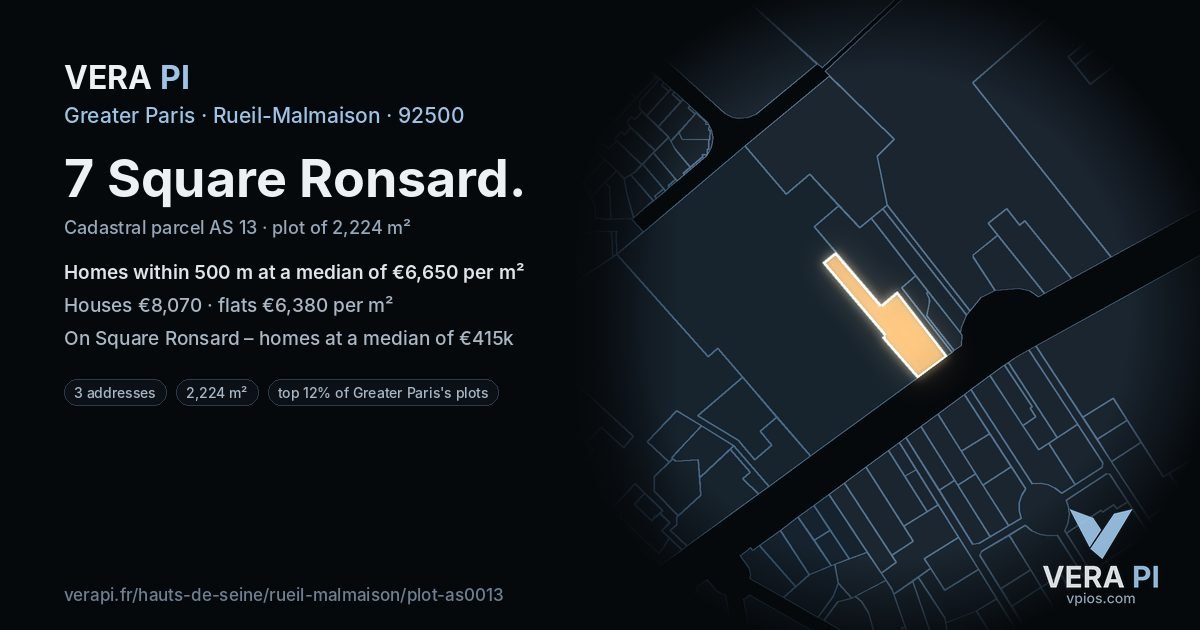 7 Square Ronsard, Rueil-Malmaison at night – the plot lit, the parcels around coloured by the prices near them