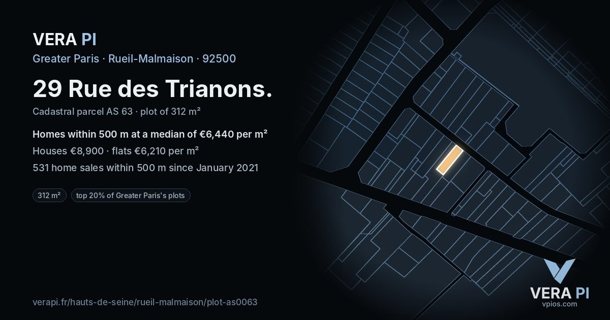 29 Rue des Trianons, Rueil-Malmaison at night – the plot lit, the parcels around coloured by the prices near them