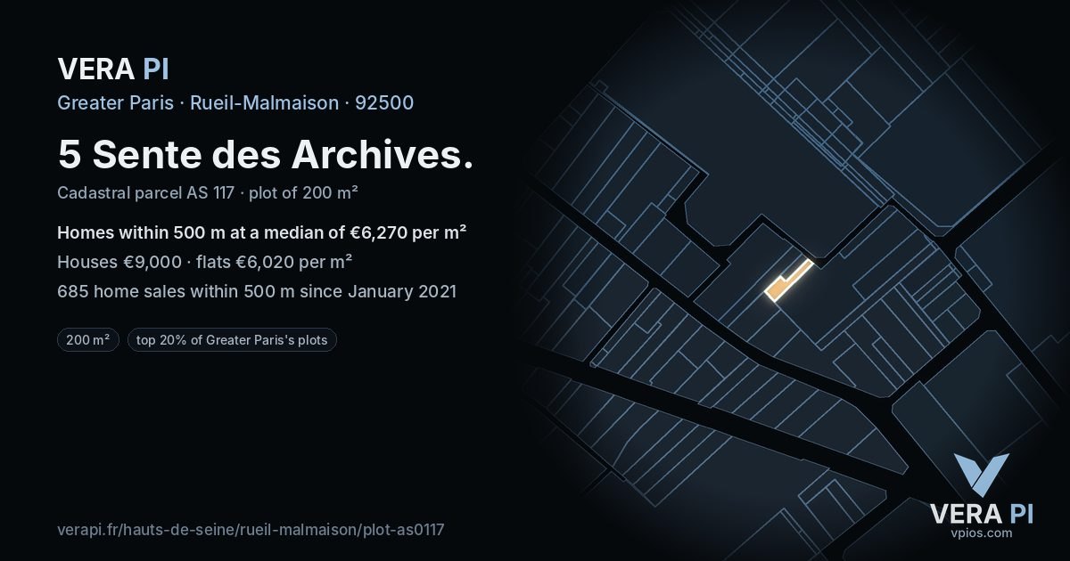 5 Sente des Archives, Rueil-Malmaison at night – the plot lit, the parcels around coloured by the prices near them