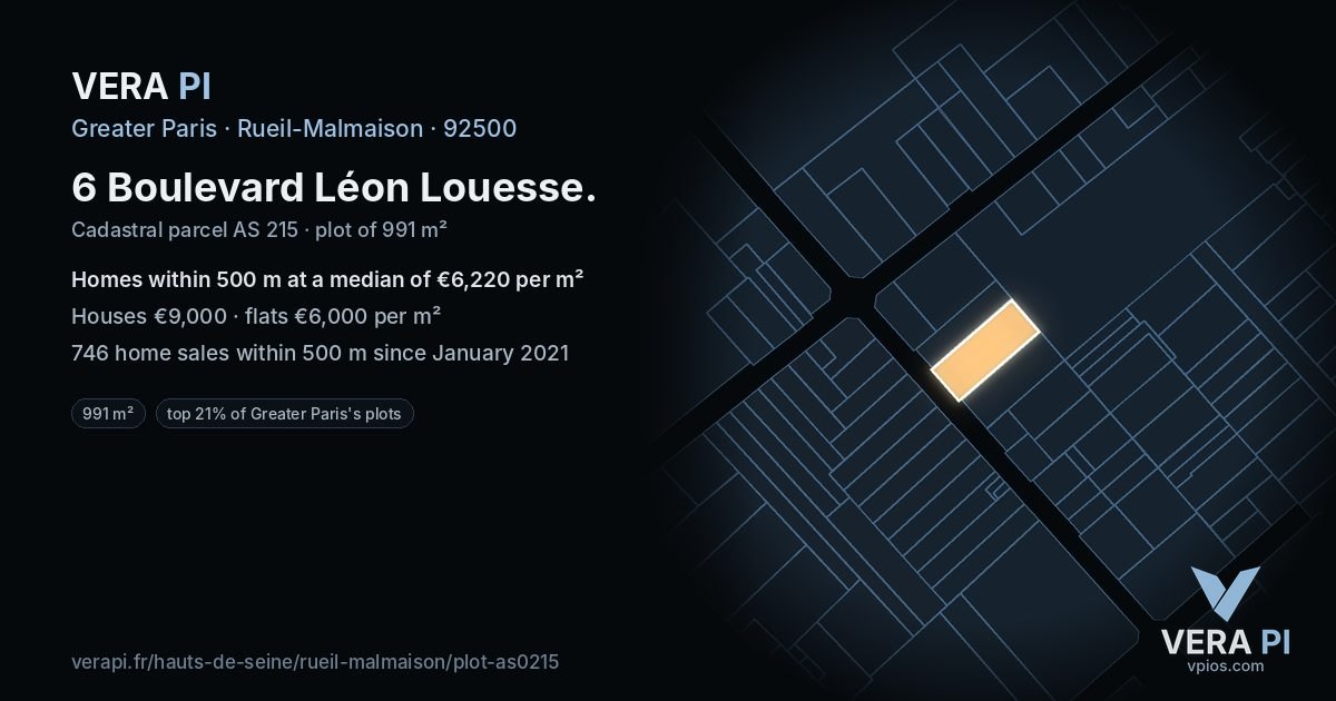 6 Boulevard Léon Louesse, Rueil-Malmaison at night – the plot lit, the parcels around coloured by the prices near them