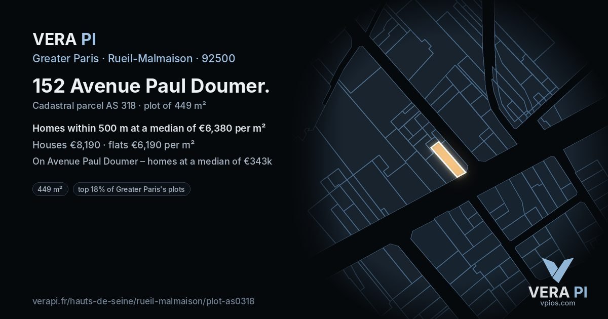 152 Avenue Paul Doumer, Rueil-Malmaison at night – the plot lit, the parcels around coloured by the prices near them