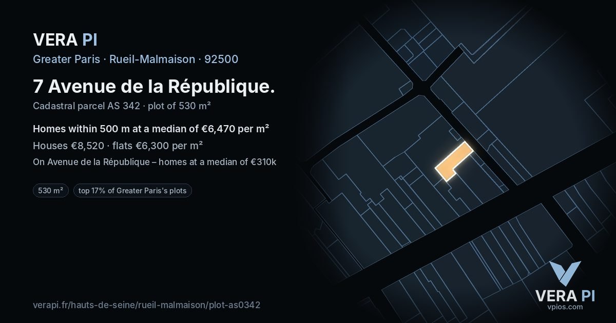 7 Avenue de la République, Rueil-Malmaison at night – the plot lit, the parcels around coloured by the prices near them