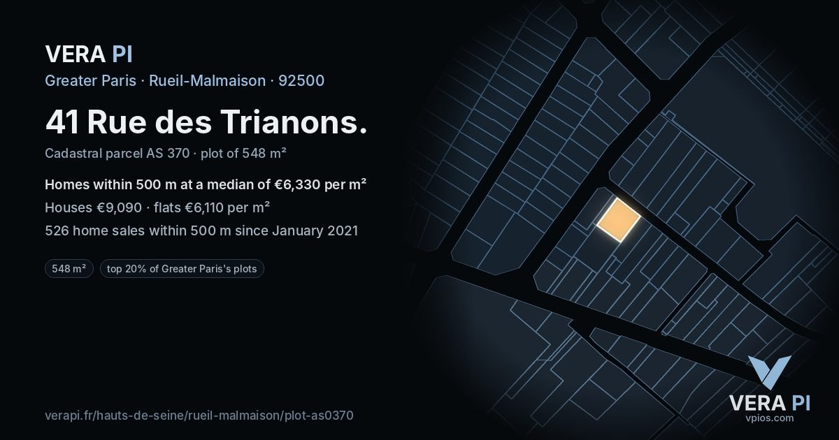 41 Rue des Trianons, Rueil-Malmaison at night – the plot lit, the parcels around coloured by the prices near them